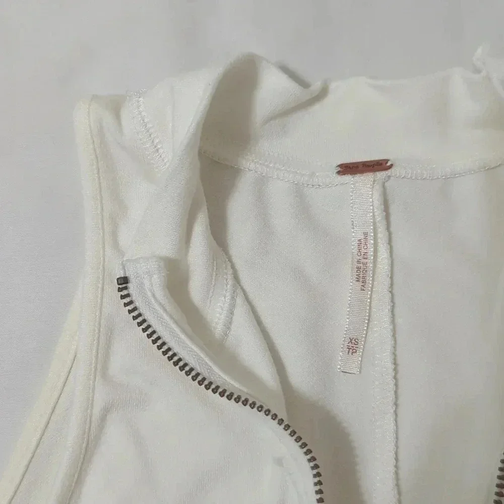 Free People pit details